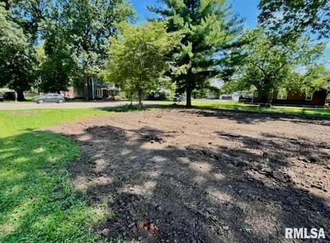 412 W 1ST Street, Taylorville, IL 62568