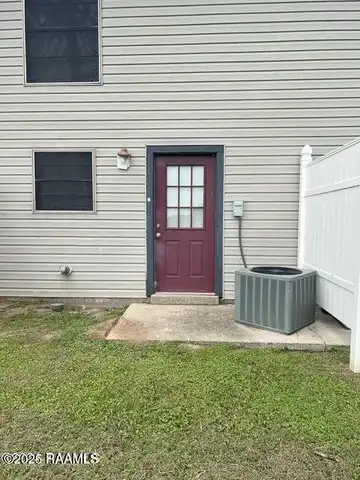 201 High Meadows Boulevard, Lafayette, LA 70507