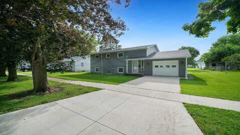 902 S 3rd, OREGON, IL 61061
