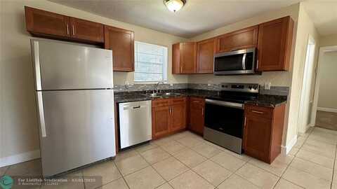 2921 NW 21st St, Fort Lauderdale, FL 33311