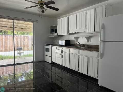 5627 Sheridan St, Hollywood, FL 33021