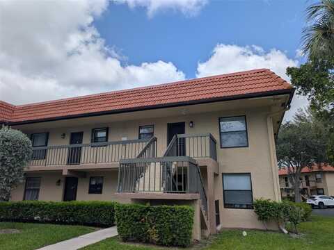 21915 Lake Forest Cir, Boca Raton, FL 33433