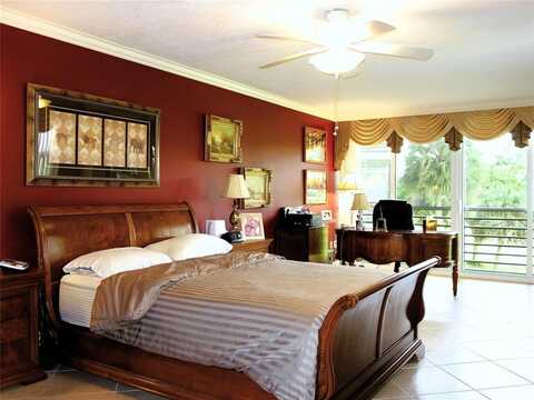 3507 Oaks Way, Pompano Beach, FL 33069