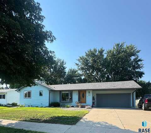 5205 W Thurman Dr, Sioux Falls, SD 57106