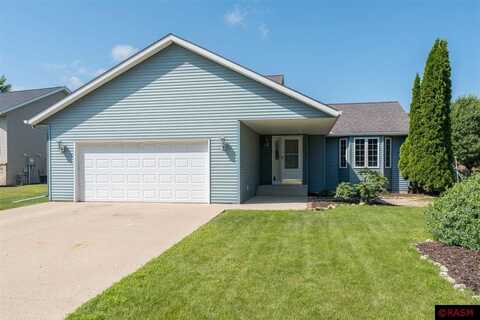 640 Grayhawk Drive, Mankato, MN 56001