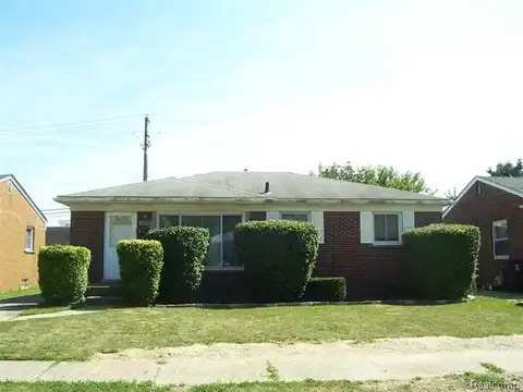 7300 Weingartz, Center Line, MI 48015