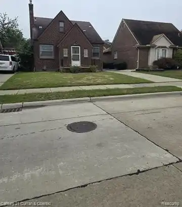 22553 Cobb Street, Dearborn Heights, MI 48128