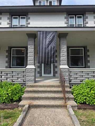 512 W MUNISING Avenue, Munising, MI 49862