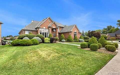53527 Cherrywood Drive, Shelby, MI 48315