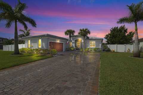 7352 NW Greenspring Street, Port Saint Lucie, FL 34987