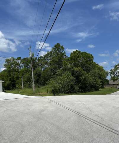 5501 NW Dabney Court, Port Saint Lucie, FL 34953