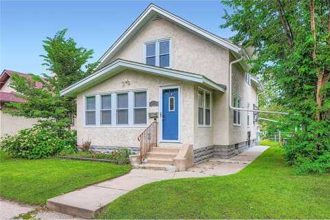 2611 7th Street NE, Minneapolis, MN 55418