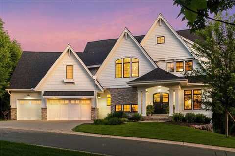 6653 Amberwood Lane, Chanhassen, MN 55317