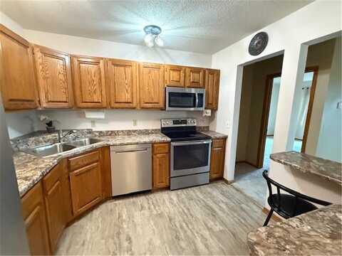 111 Imperial Drive W, West Saint Paul, MN 55118