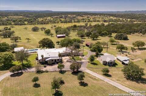 461 Center Point Dr, Center Point, TX 78010