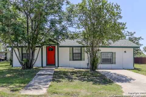 1410 B St, Floresville, TX 78114