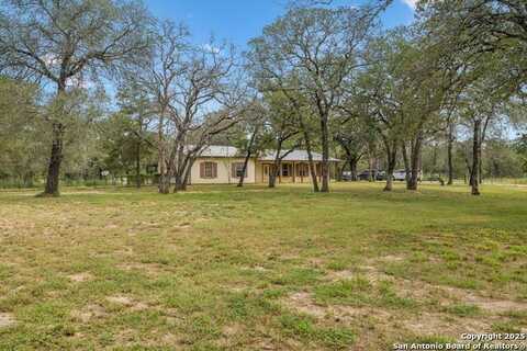 240 Oak Hollow, La Vernia, TX 78121