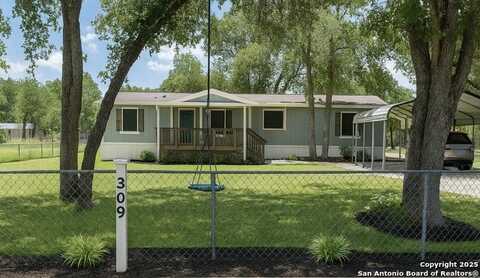 309 Hickory, La Vernia, TX 78121