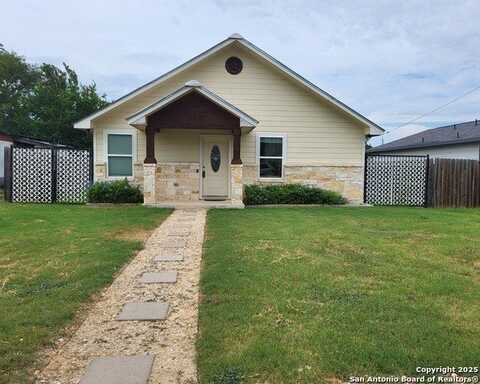 312 E Klein St, Marion, TX 78124