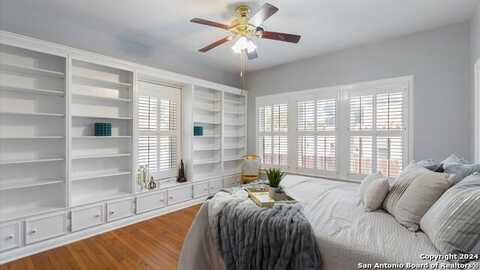 239 STANFORD DR, Olmos Park, TX 78212