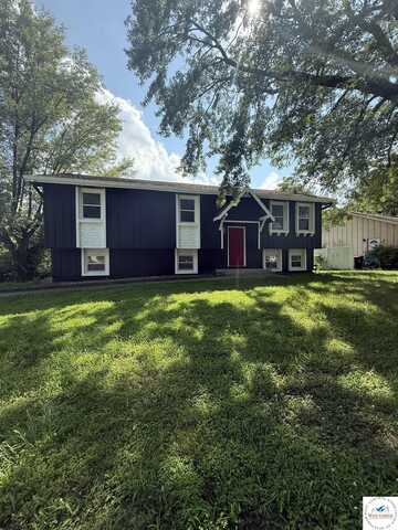956 Ridge, Warrensburg, MO 64093