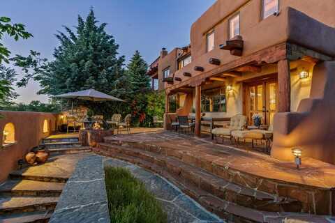 333 Magdalena Road, Santa Fe, NM 87501