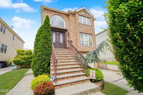 24 Brookside Loop, Staten Island, NY 10309