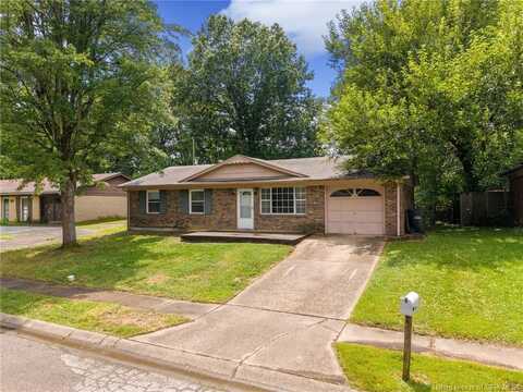 3011 Douglas Boulevard, Jeffersonville, IN 47130