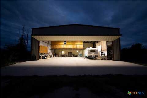 121 Pitts Lane, Marion, TX 78124