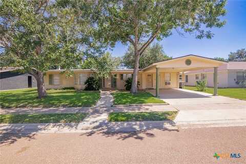 1901 Bon Aire Avenue, Victoria, TX 77901