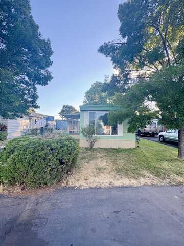 2385 Table Rock Road, Medford, OR 97501