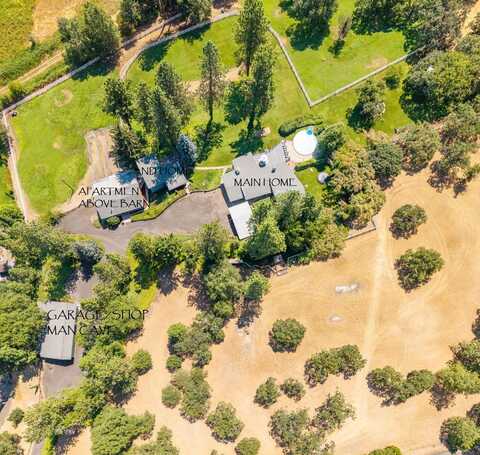 3157 Old Stage Road, Central Point, OR 97502