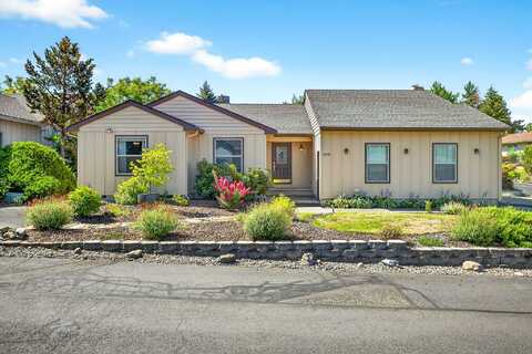 2458 Republic Way, Medford, OR 97504