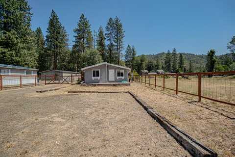 60 Erickson Avenue, Shady Cove, OR 97539