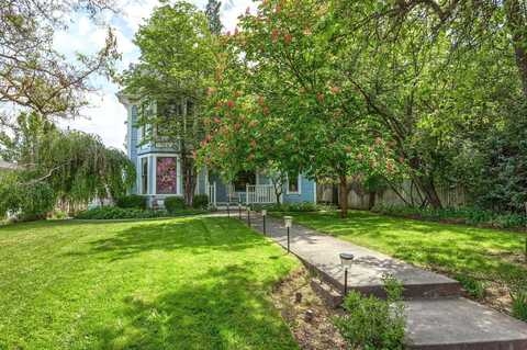 496 Beach Street, Ashland, OR 97520