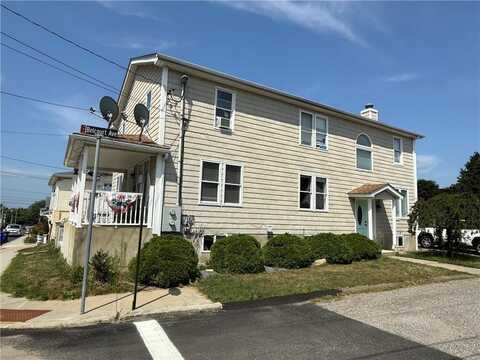 313 State Street, Bristol, RI 02809