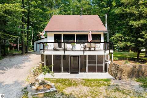 6082 Heideldorf Lane, Bellaire, MI 49615
