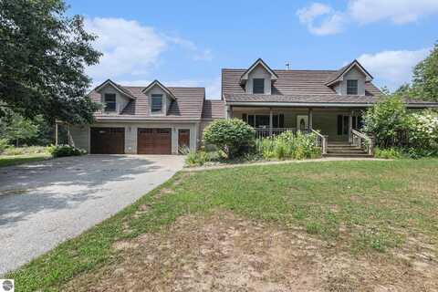 18340 Litzen Road, Copemish, MI 49625