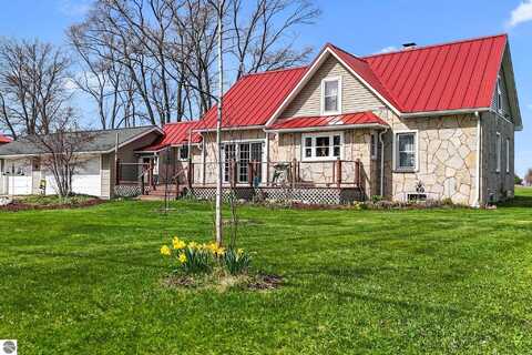 4652 Cairn Highway, Kewadin, MI 49648