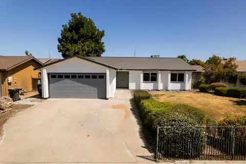 4638 W Walnut Avenue, Visalia, CA 93277