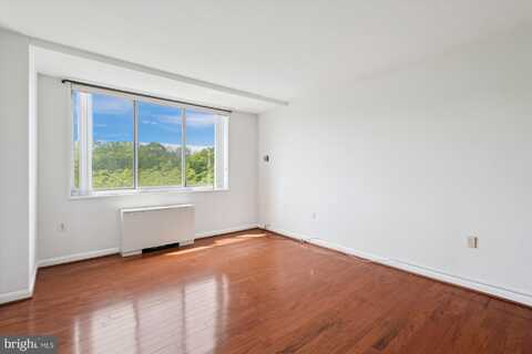 10401 GROSVENOR PLACE, ROCKVILLE, MD 20852