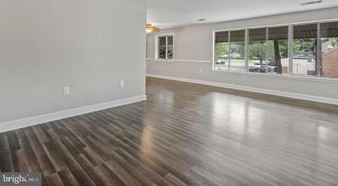 18701 WALKERS CHOICE ROAD, GAITHERSBURG, MD 20886