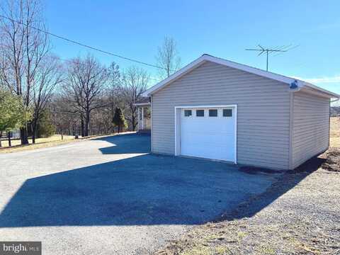 171 CLONE RUN ROAD, HEDGESVILLE, WV 25427