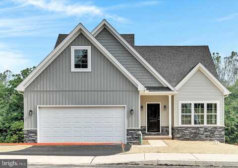 8 LANTERN COURT, CARLISLE, PA 17013