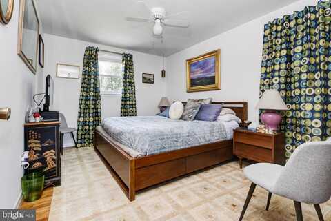 300 E KEY DRIVE, ABSECON, NJ 08205