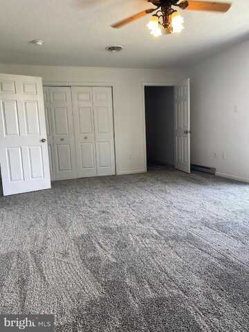 204 N RED HILL ROAD, MARTINSBURG, WV 25401