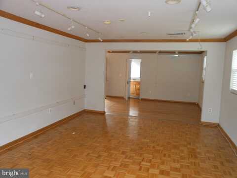 40 OAK COURT, ANNAPOLIS, MD 21401