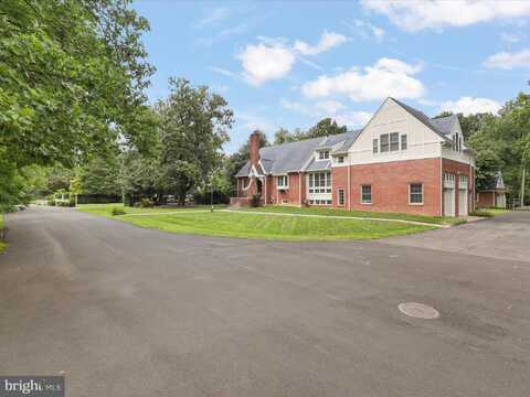 8000 N PARK STREET, DUNN LORING, VA 22027