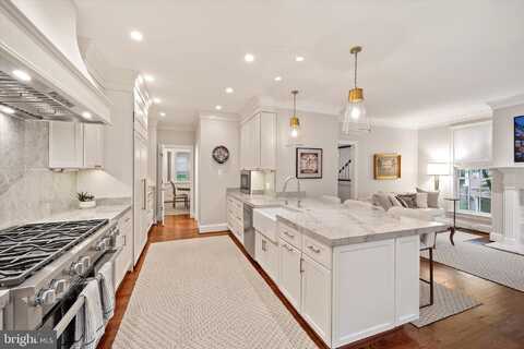 2011 MAYFAIR MCLEAN COURT, FALLS CHURCH, VA 22043