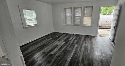 109 N BURLINGTON STREET, GLOUCESTER CITY, NJ 08030